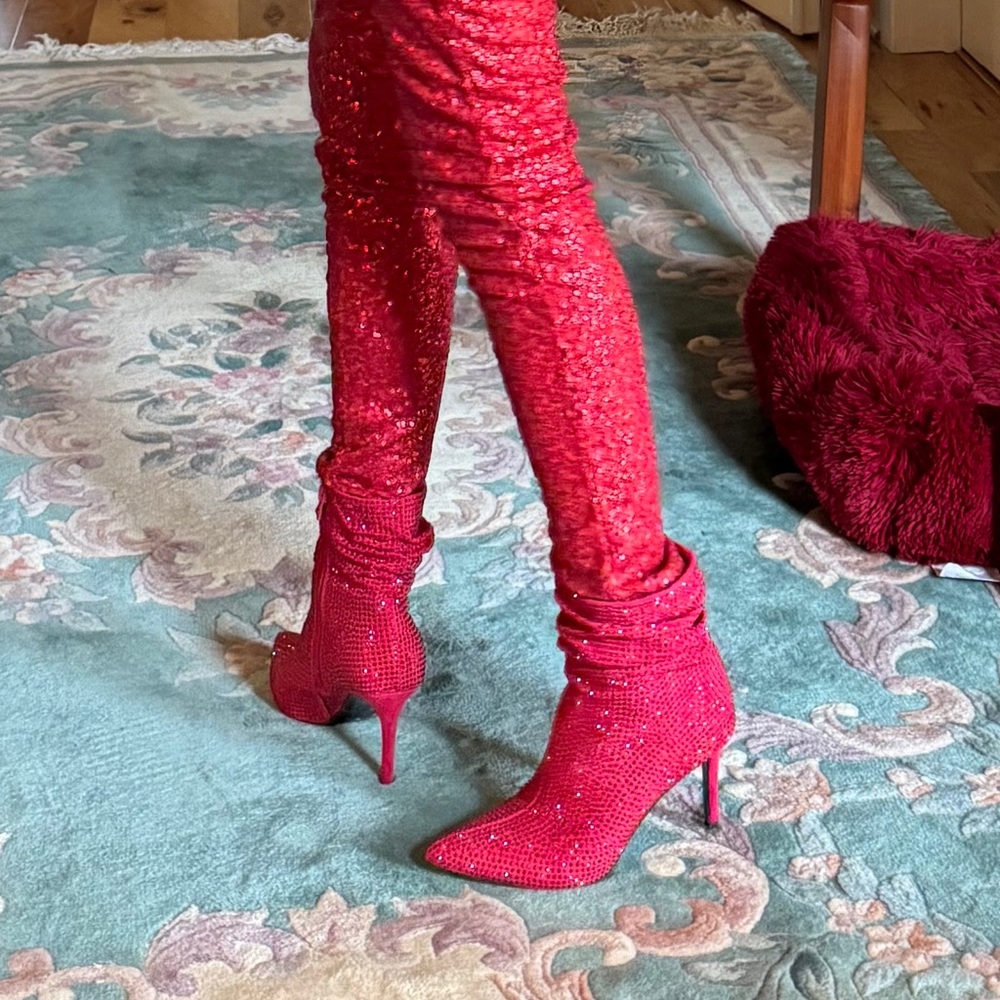 Fabulous, red hot rhinestone boots!